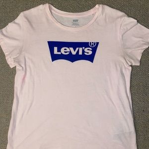 Levi’s T-shirt